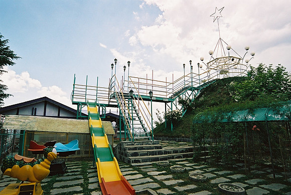 F1120022